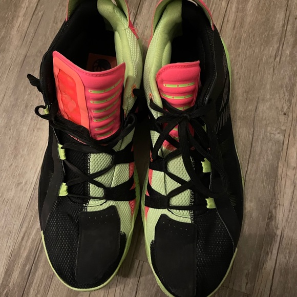 Mens adidas dame basketball shoes main image 6